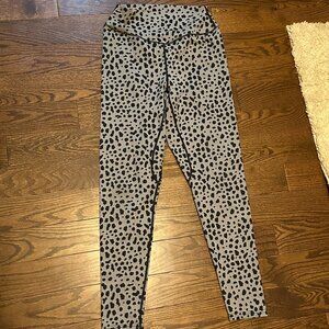 Gray Leopard Leggings M